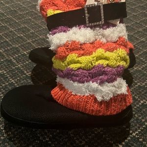 Mug, lux booties slippers, size medium, 7– 8